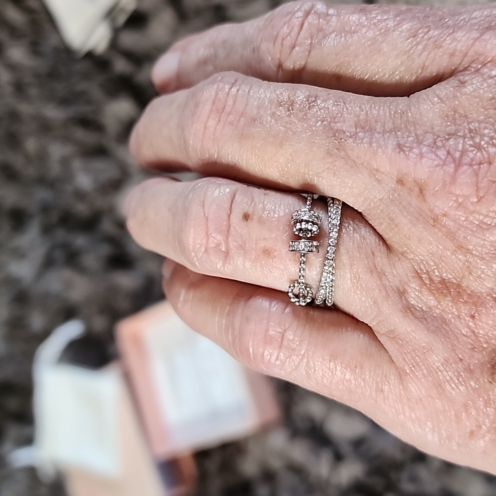 Fidget Ring - Picture 3 of 3